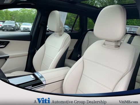 Used 2024 Mercedes-Benz GLC 300 4MATIC image 18