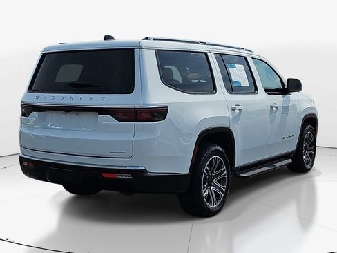 Used 2024 Jeep Wagoneer Series II w/ Flexible Seating Group RWD image 6