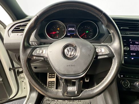 Used 2021 Volkswagen Tiguan SE R-Line image 17