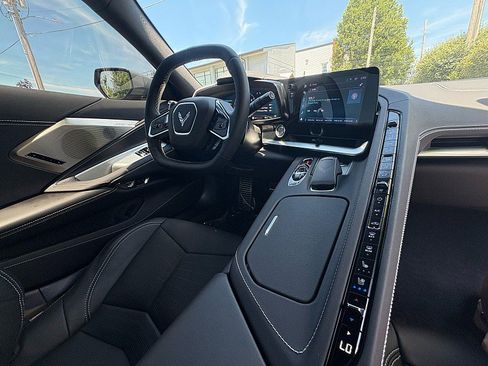 Used 2024 Chevrolet Corvette Stingray 2LT w/ Z51 Performance Package image 27