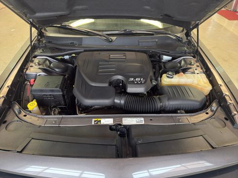 Used 2014 Dodge Challenger SXT RWD image 32