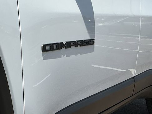Used 2025 Jeep Compass Trailhawk AWD/4WD image 11