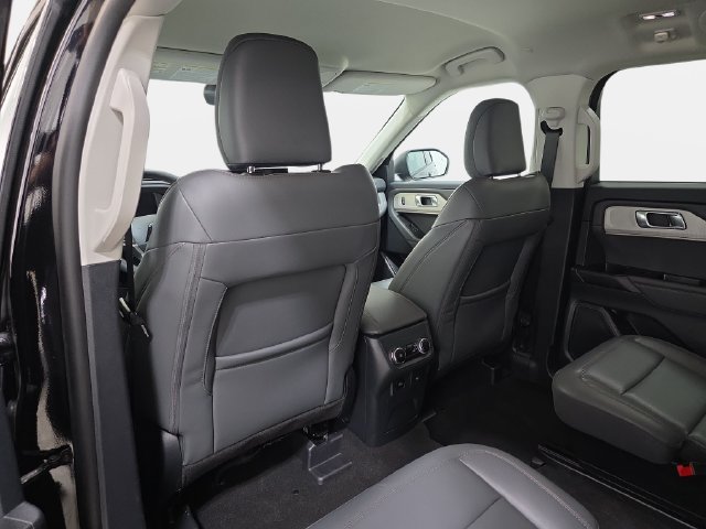Used 2026 Ford Explorer Active w/ Active Comfort Package AWD/4WD image 12