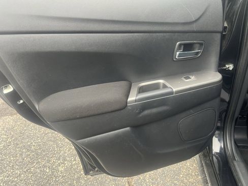 Used 2020 Mitsubishi Outlander Sport ES image 30