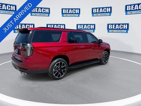 Used 2025 Chevrolet Suburban RST w/ Comfort Package image 8