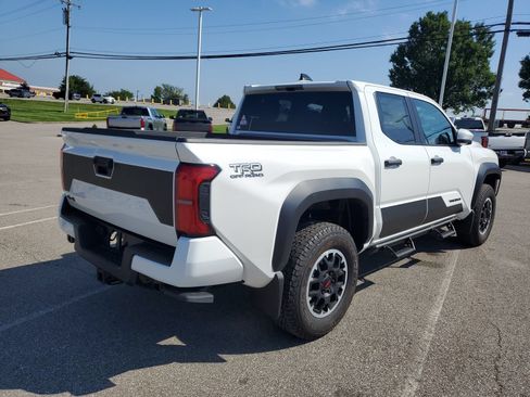 New 2026 Toyota Tacoma TRD Off-Road AWD/4WD image 4