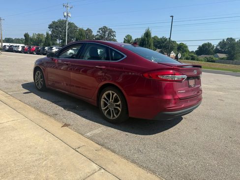 Used 2019 Ford Fusion Titanium FWD image 5