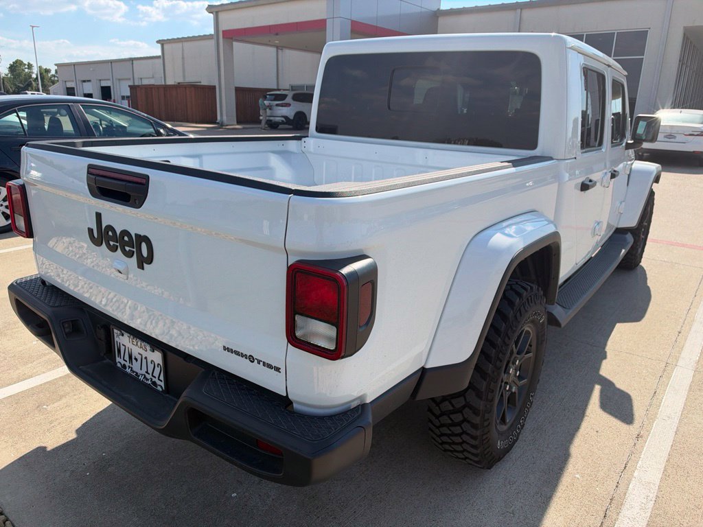 Used 2025 Jeep Gladiator Sport AWD/4WD image 4