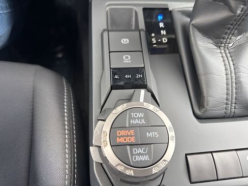 Used 2025 Toyota Tacoma TRD Off-Road image 21