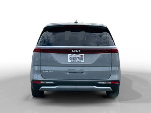 Used 2024 Kia Carnival EX FWD image 4