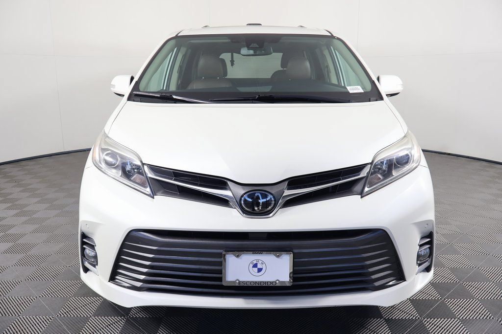 Used 2019 Toyota Sienna Limited AWD/4WD image 2