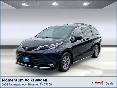 Used 2022 Toyota Sienna XLE