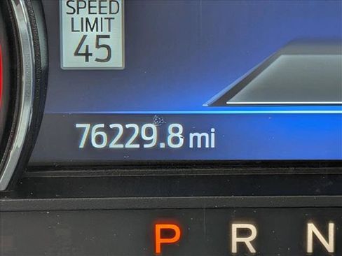 Used 2022 Ford Explorer Limited w/ Equipment Group 301A RWD image 13