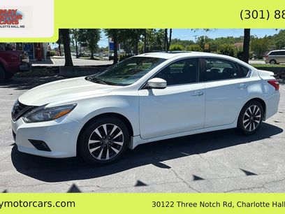 Used 2017 Nissan Altima 2.5 SL w/ 2.5 Technology Package