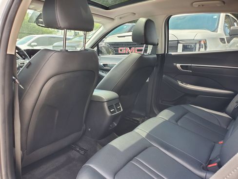 Used 2023 Hyundai Sonata Limited FWD image 9
