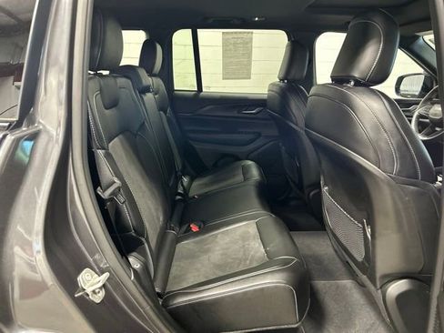 Used 2023 Jeep Grand Cherokee Altitude AWD/4WD image 18