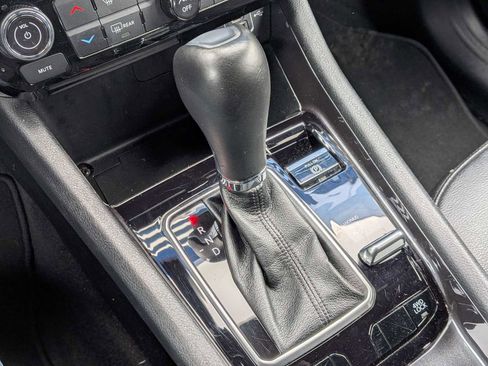 Used 2025 Jeep Compass Latitude image 27