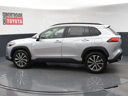 Used 2024 Toyota Corolla Cross XLE w/ Convenience Package image 2