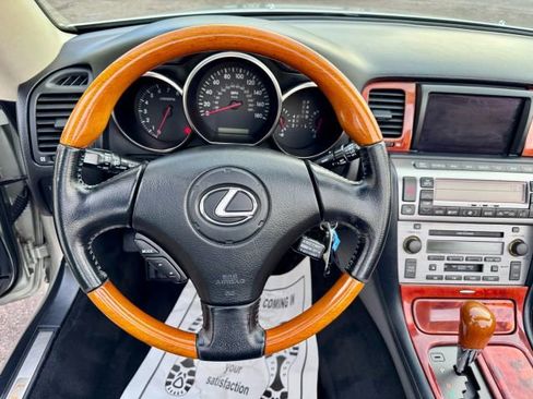 Used 2002 Lexus SC 430 Convertible image 11