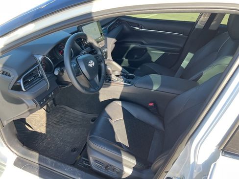 Used 2022 Toyota Camry XSE image 10