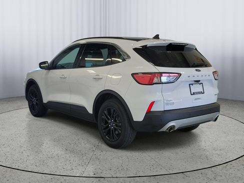 Certified 2021 Ford Escape SEL w/ Technology Package AWD/4WD image 3
