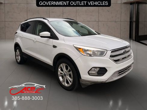 Used 2018 Ford Escape SE image 1