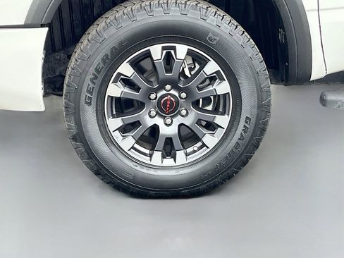 Used 2023 Nissan Titan PRO-4X image 32