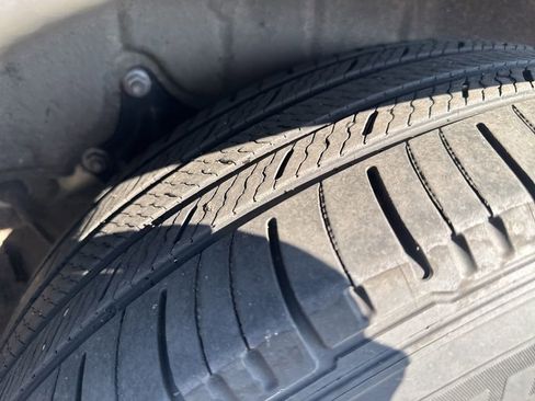 Used 2024 Toyota Highlander XLE image 18