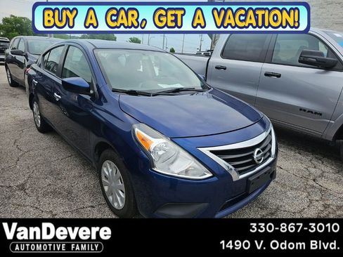 Used 2018 Nissan Versa SV FWD image 1