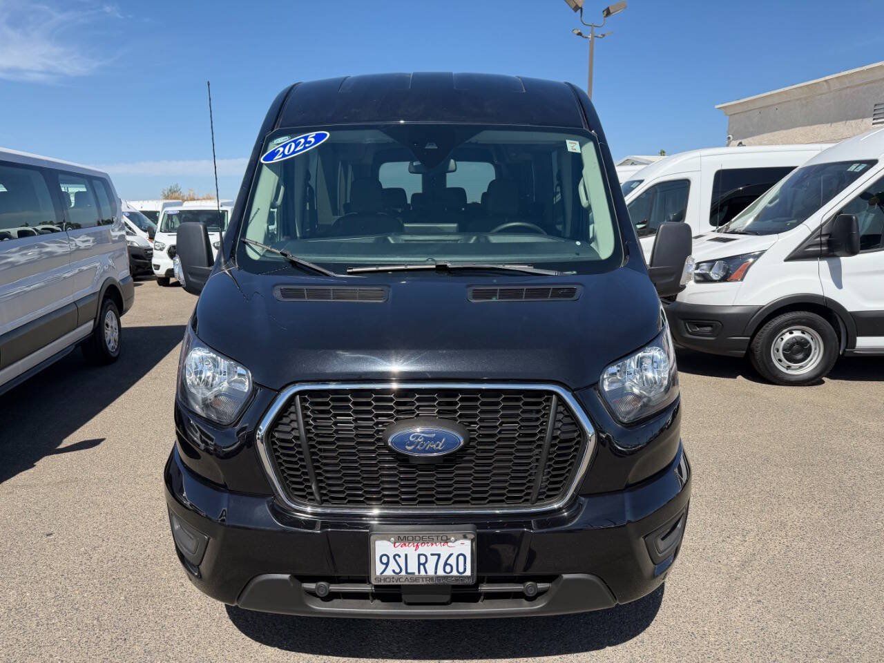 Used 2025 Ford Transit 350 XLT RWD image 3