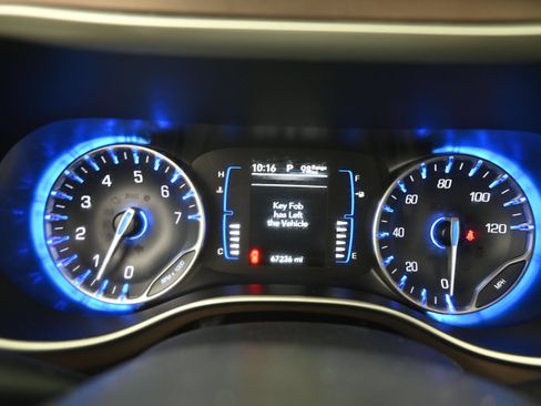 Used 2023 Chrysler Voyager LX FWD image 13
