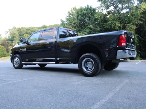 Used 2016 RAM 3500 Tradesman w/ Chrome Appearance Group RWD image 5