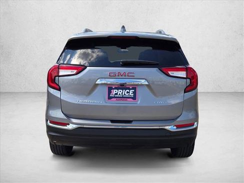Used 2024 GMC Terrain SLT AWD/4WD image 7