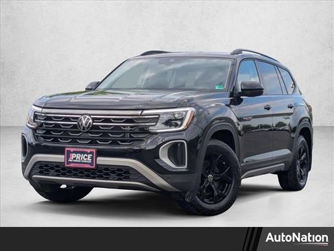 Used 2024 Volkswagen Atlas Peak Edition SE AWD/4WD image 1