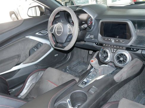 Used 2018 Chevrolet Camaro ZL1 image 18