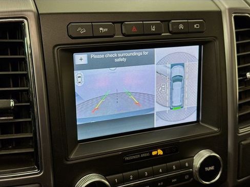 Used 2019 Ford Expedition Max Platinum image 14