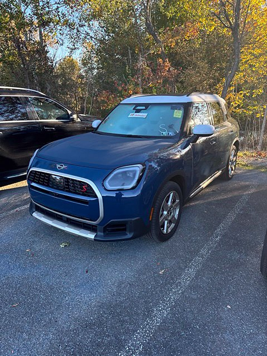 Used 2025 MINI Cooper Countryman S w/ Comfort Package Max AWD/4WD image 2
