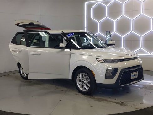 Used 2021 Kia Soul S image 15