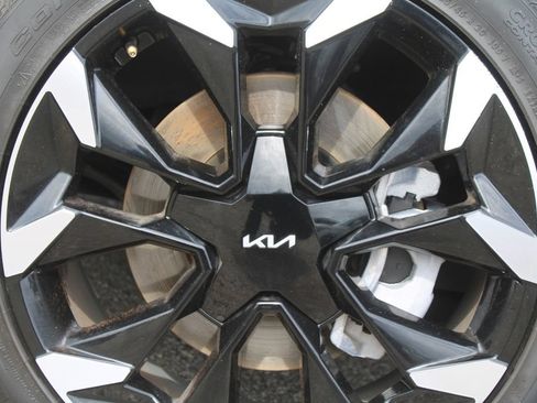 Used 2024 Kia Sorento SX FWD image 19