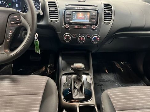 Used 2018 Kia Forte LX w/ LX Popular Package image 13