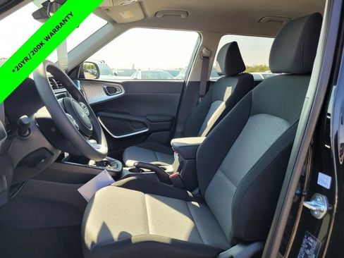 New 2025 Kia Soul LX w/ LX Technology Package image 8