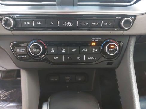 Used 2022 Kia Niro EX Premium image 20