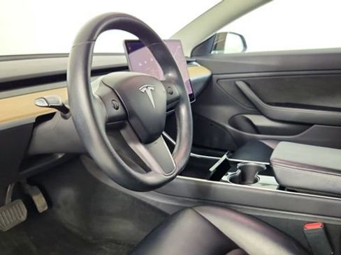 Used 2019 Tesla Model 3 RWD image 11