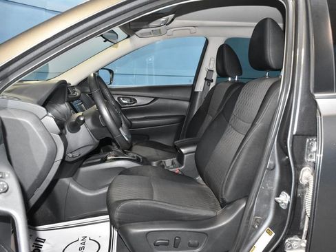 Used 2019 Nissan Rogue SV w/ Premium Package image 7