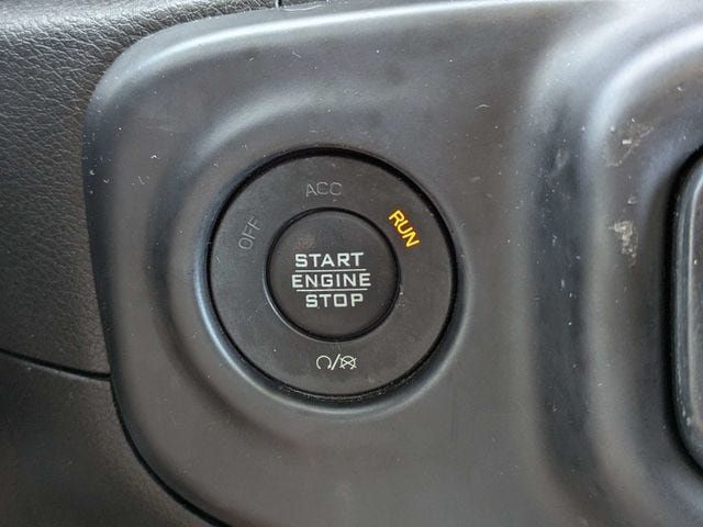 Used 2019 Jeep Wrangler Unlimited Sahara AWD/4WD image 27