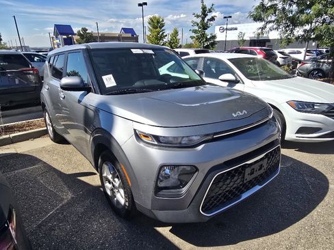 Used 2022 Kia Soul LX w/ Technology Package FWD image 18