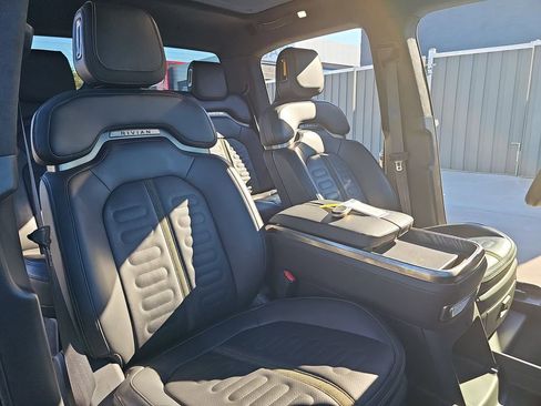 Used 2022 Rivian R1T Launch Edition image 13