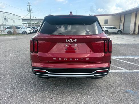 Used 2022 Kia Sorento EX w/ Panoramic Sunroof Package FWD image 4