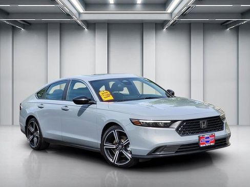 Used 2024 Honda Accord Sport image 1