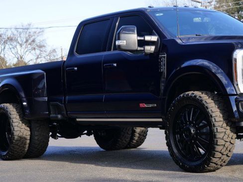 Used 2025 Ford F450 Platinum w/ FX4 Off-Road Package image 17